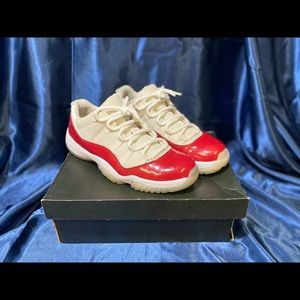 Jordan Retro 11 Low “Cherry” SIZE 10.5